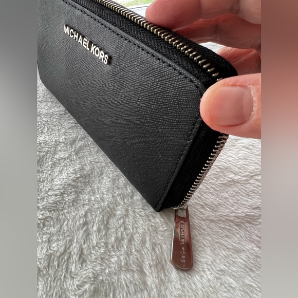 Michael Kors Black Wallet - Picture 8 of 9